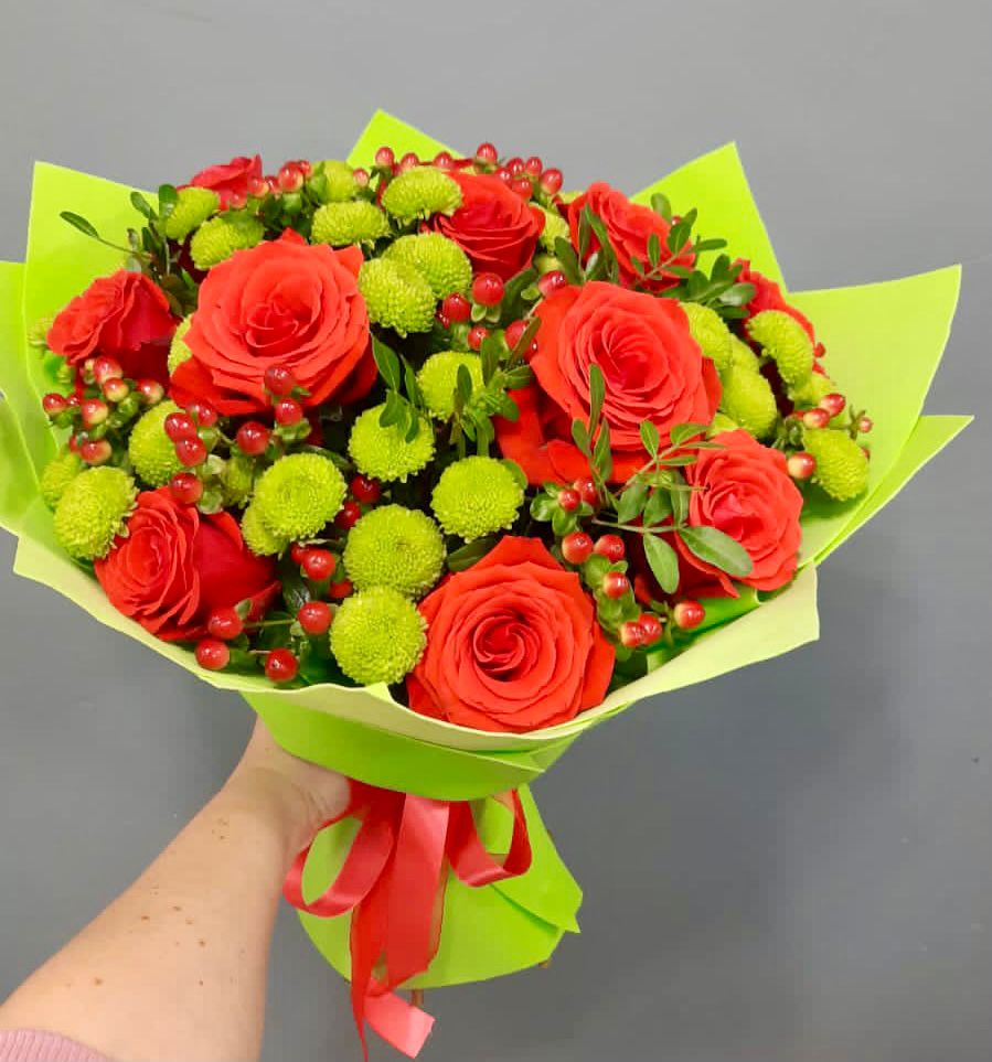 Букет цветов из: Хризантемы и Розы в Добровольном