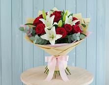 Букет цветов из:  Лилии и Розы в Добровольном