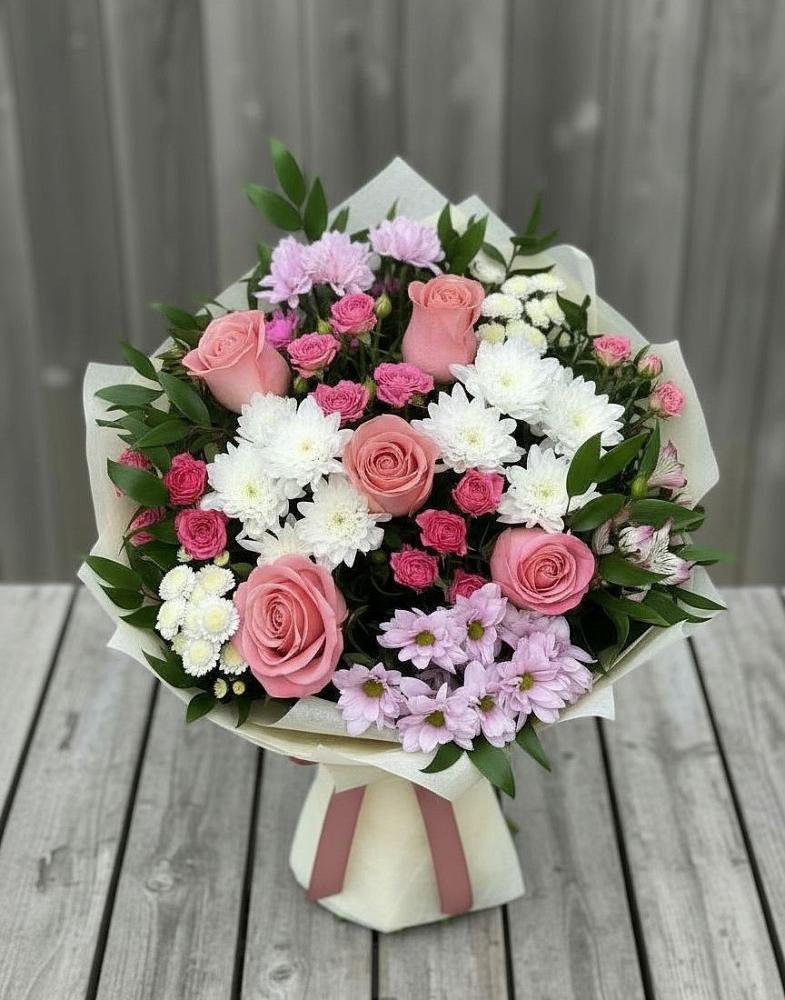 Букет цветов из: Альстромерии, Гвоздики, Розы и Хризантемы в Добровольном