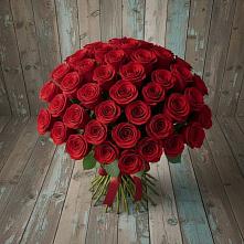 Букет 55 Красных роз Фридом #REPLACE_PRED# Добровольном