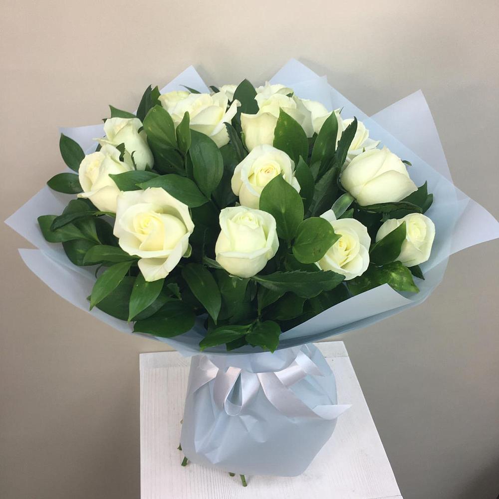 Букет 15 Белых роз Проуд в Добровольном