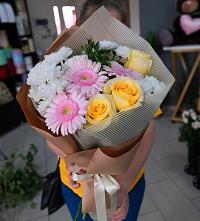 Букет цветов из:  Герберы, Розы и Хризантемы в Добровольном