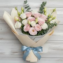 Букет цветов из:  Лизиантусы в Добровольном