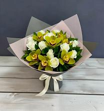 Букет цветов из:  Орхидеи и Розы в Добровольном