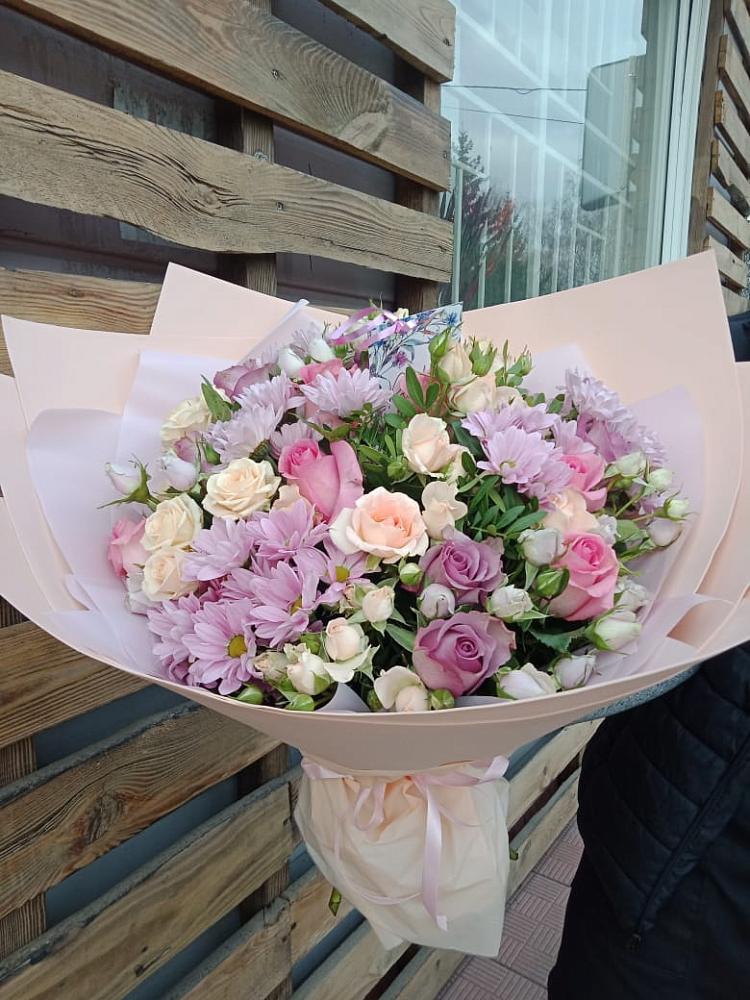 Букет цветов из: Розы и Хризантемы в Добровольном