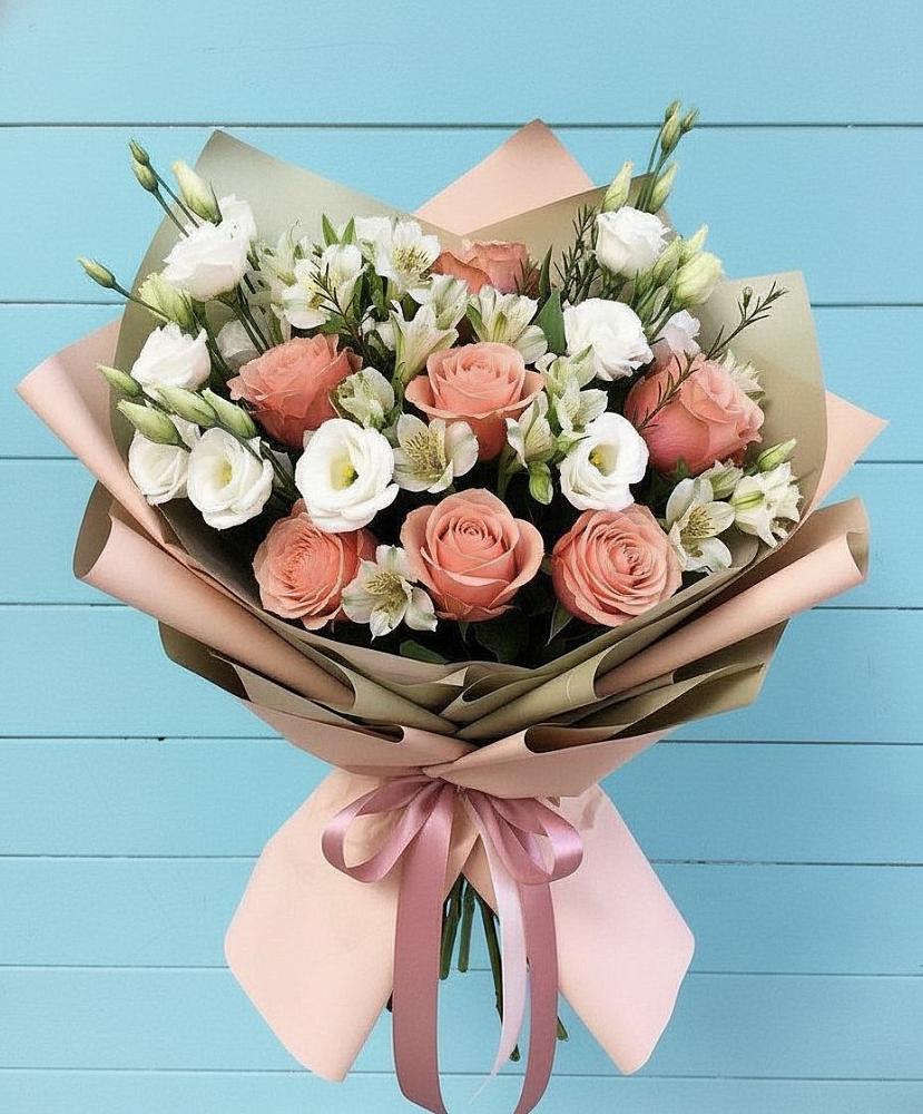 Букет цветов из: Розы, Альстромерии и Лизиантусы в Добровольном