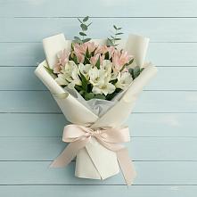 Букет цветов из:  Альстромерии в Добровольном