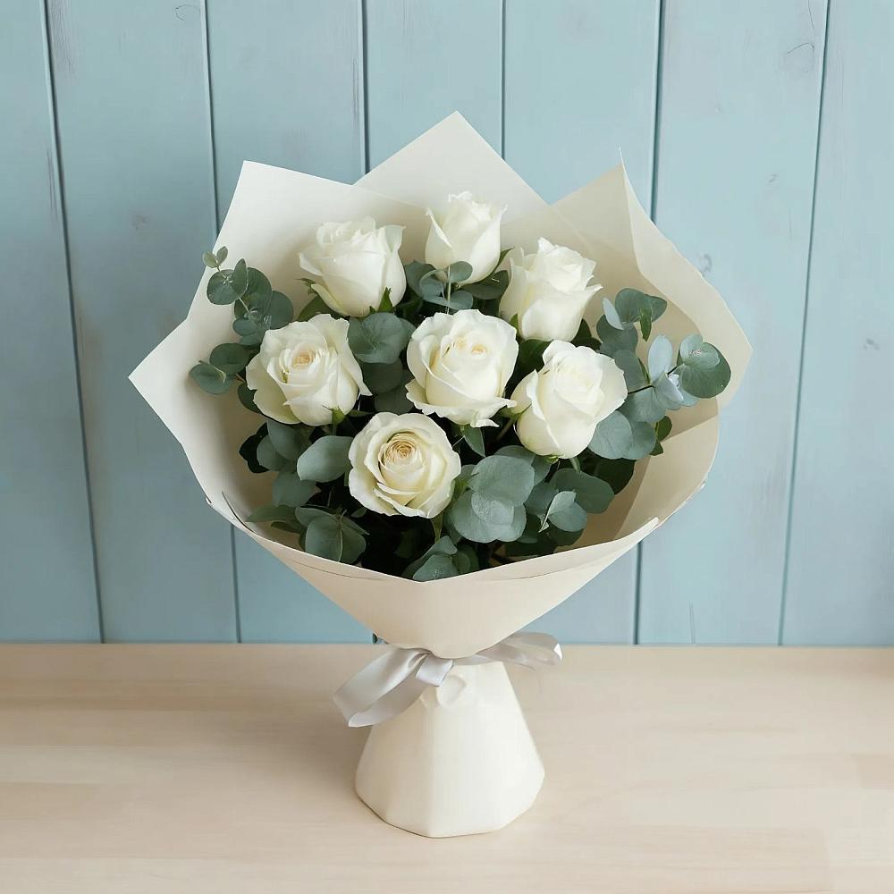 Букет Белые розы в Эвкалипте в Добровольном