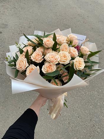 Букет Кремовые розы Латте в Добровольном