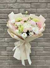 Букет цветов из:  Гвоздики, Розы, Лизиантусы и Хризантемы #REPLACE_PRED# Добровольном