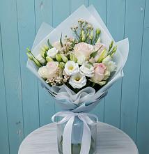 Букет цветов из:  Розы и Лизиантусы в Добровольном