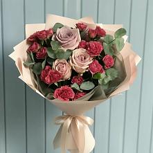 Букет цветов из:  Гвоздики и Розы в Добровольном