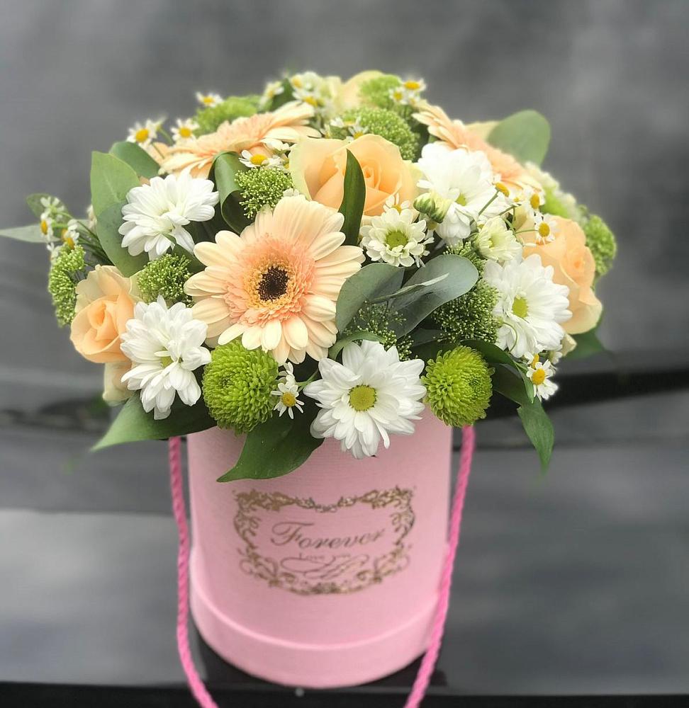 Цветочная композиция из Розы, Герберы и Хризантемы в шляпной коробке в Добровольном