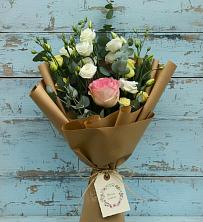 Букет цветов из:  Розы и Лизиантусы в Добровольном