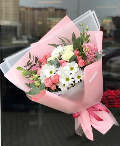Букет цветов из: Розы, Лизиантусы и Хризантемы в Добровольном