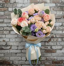 Букет цветов из:  Розы, Лизиантусы и Гвоздики в Добровольном